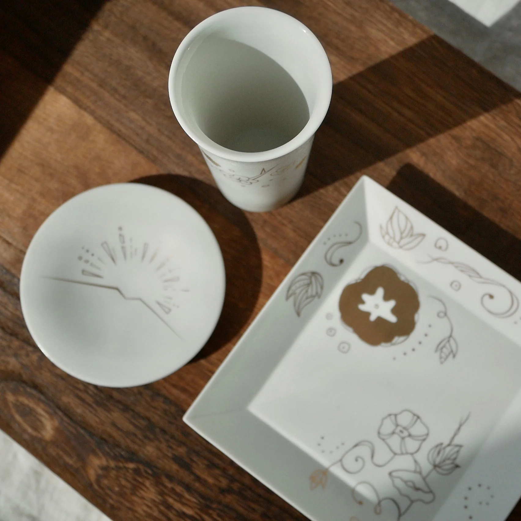 Kamigata Ryugi: Haiku Series Plate Set, Gold - Image 3