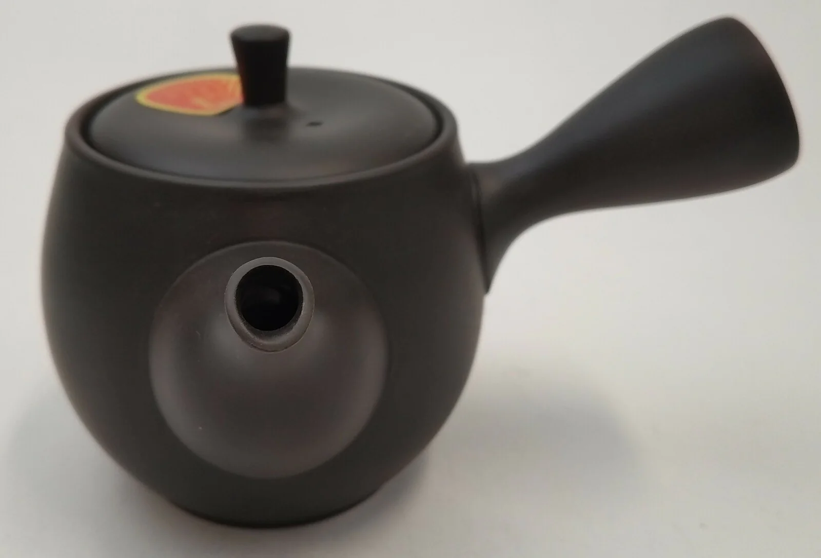 Takasuke Kiln (Y117) 高資陶苑: Tokoname Kyusu Tea Pot, Black, Urigata Ceramic Mesh Strainer 300 ml - Image 3